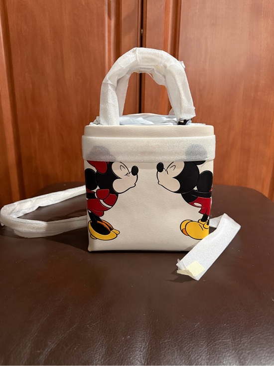 kate spade Handbags - Kate Spade x Disney Purse